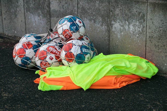 篮网队卡姆·约翰逊是否能参加对阵独行侠队的比赛？伤情报告概述.