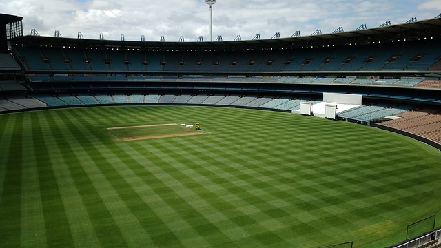 奥运冠军卖掉9枚金牌换339万，被全网骂惨，3年后所有人闭嘴.